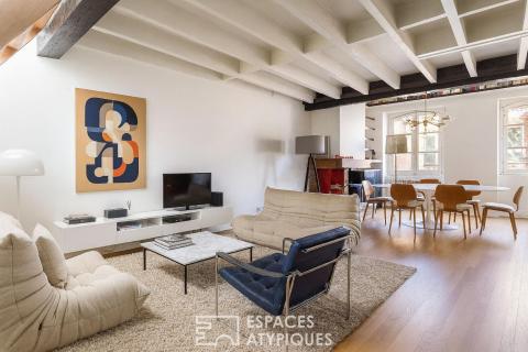 Top-floor duplex with terrace in Carmes