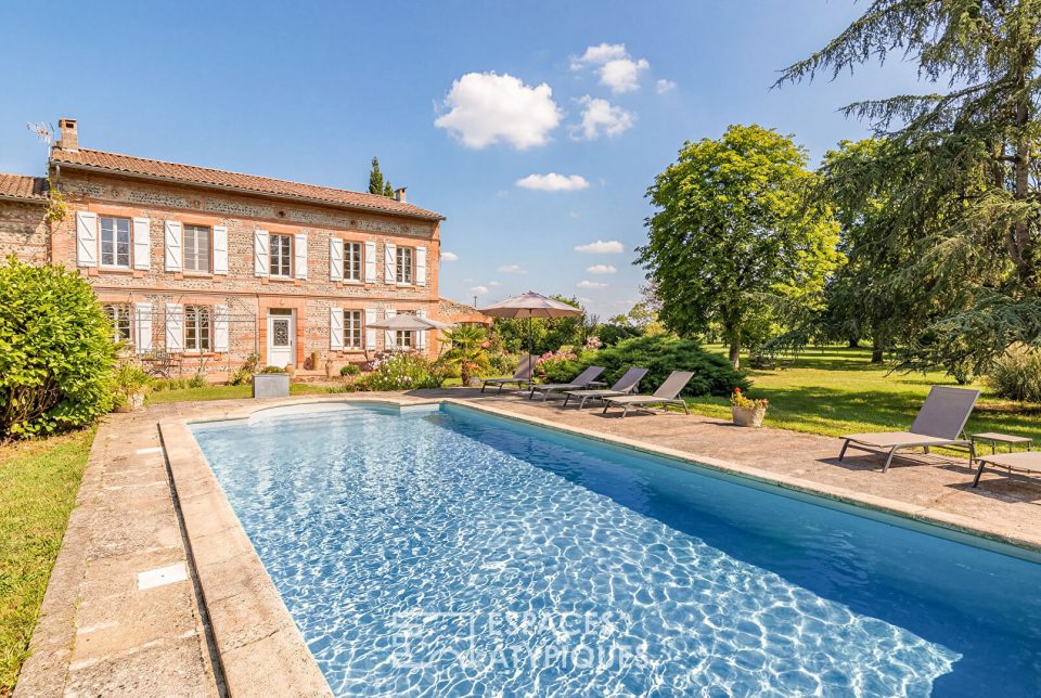 Maison de maître au coeur d'un parc arboré à Lherm