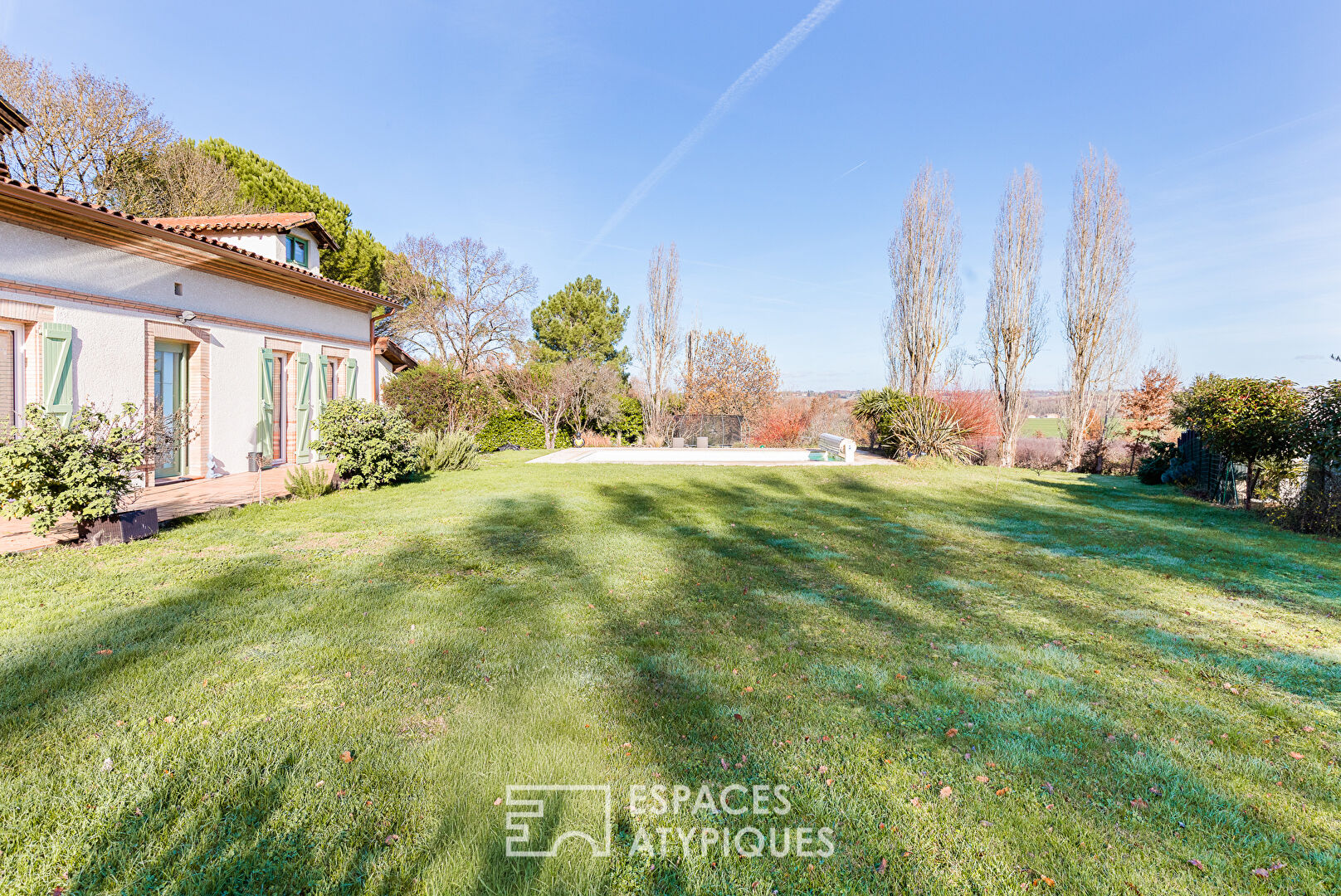 House inspired by the Lauragais region, located in the hills above Lapeyrouse-Fossat