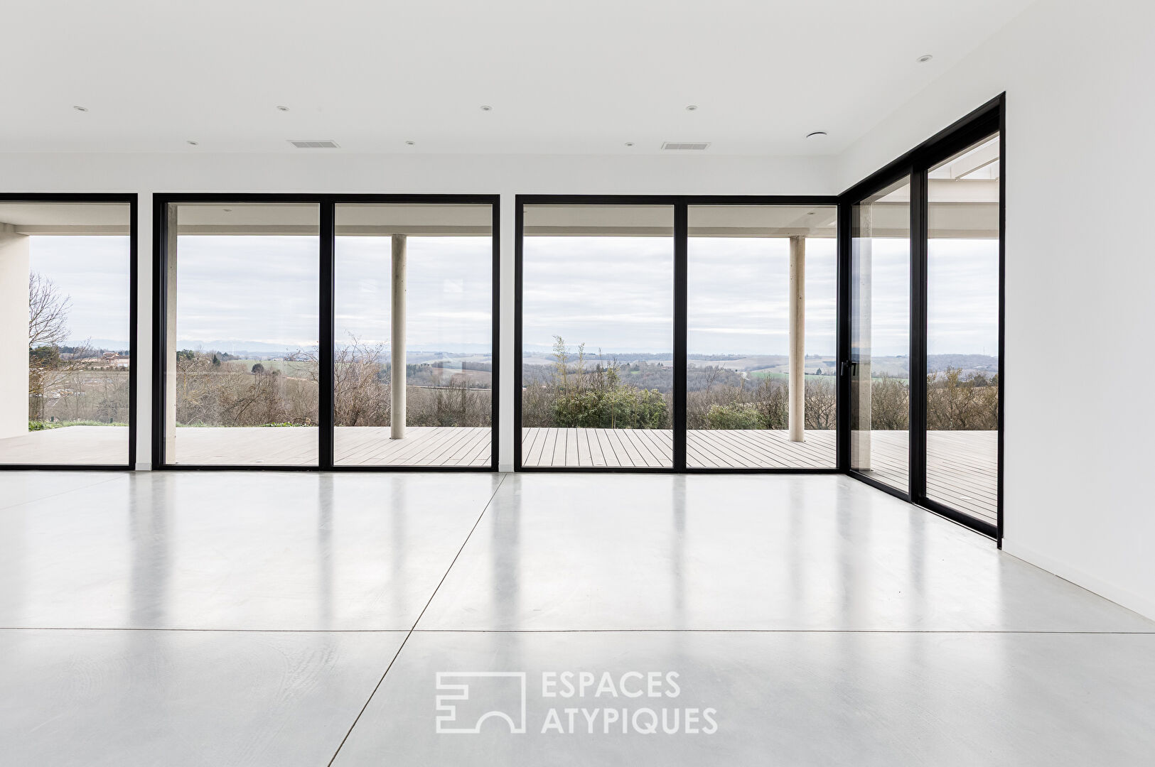 Maison contemporaine avec vue unique à Nailloux