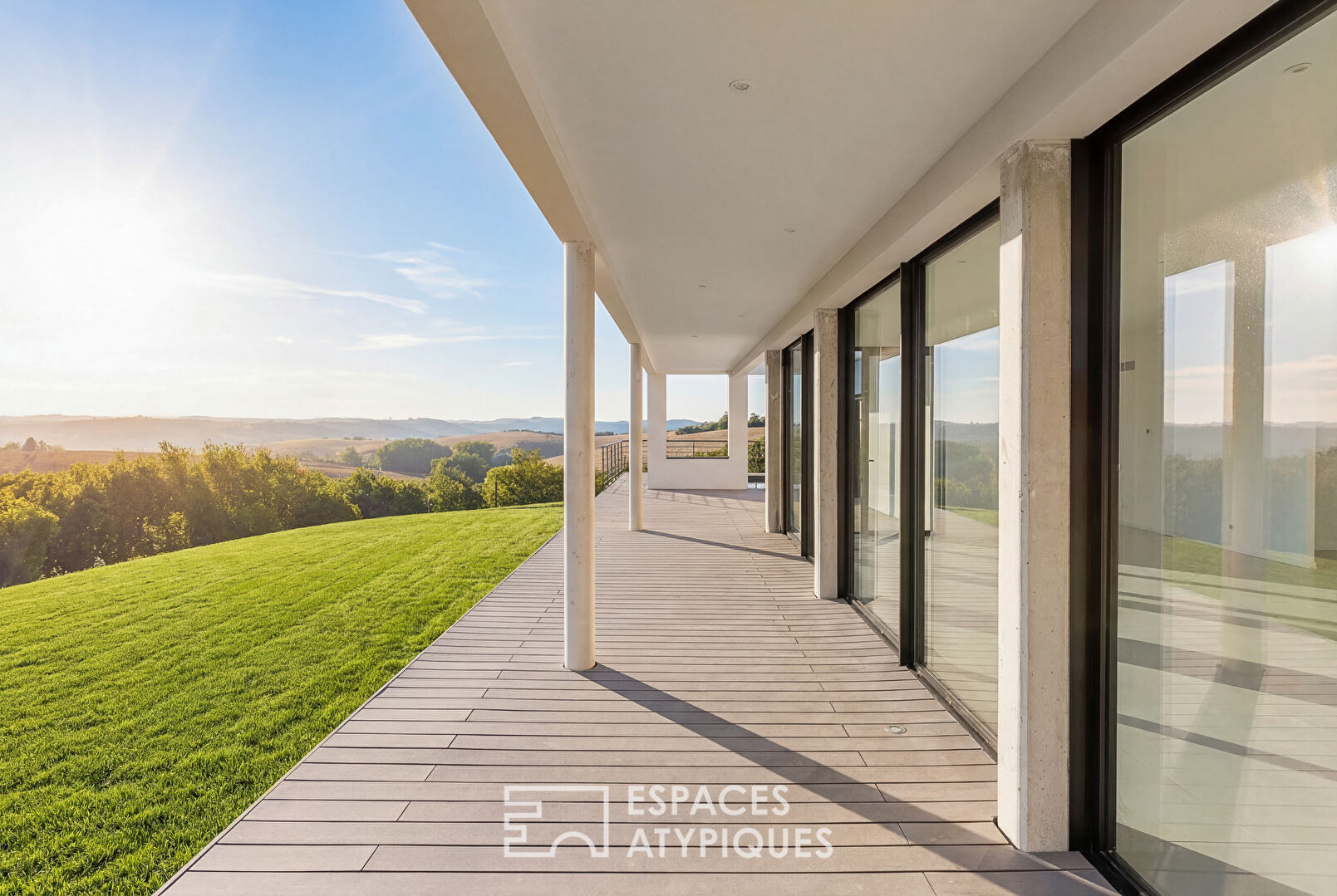 Maison contemporaine avec vue unique à Nailloux