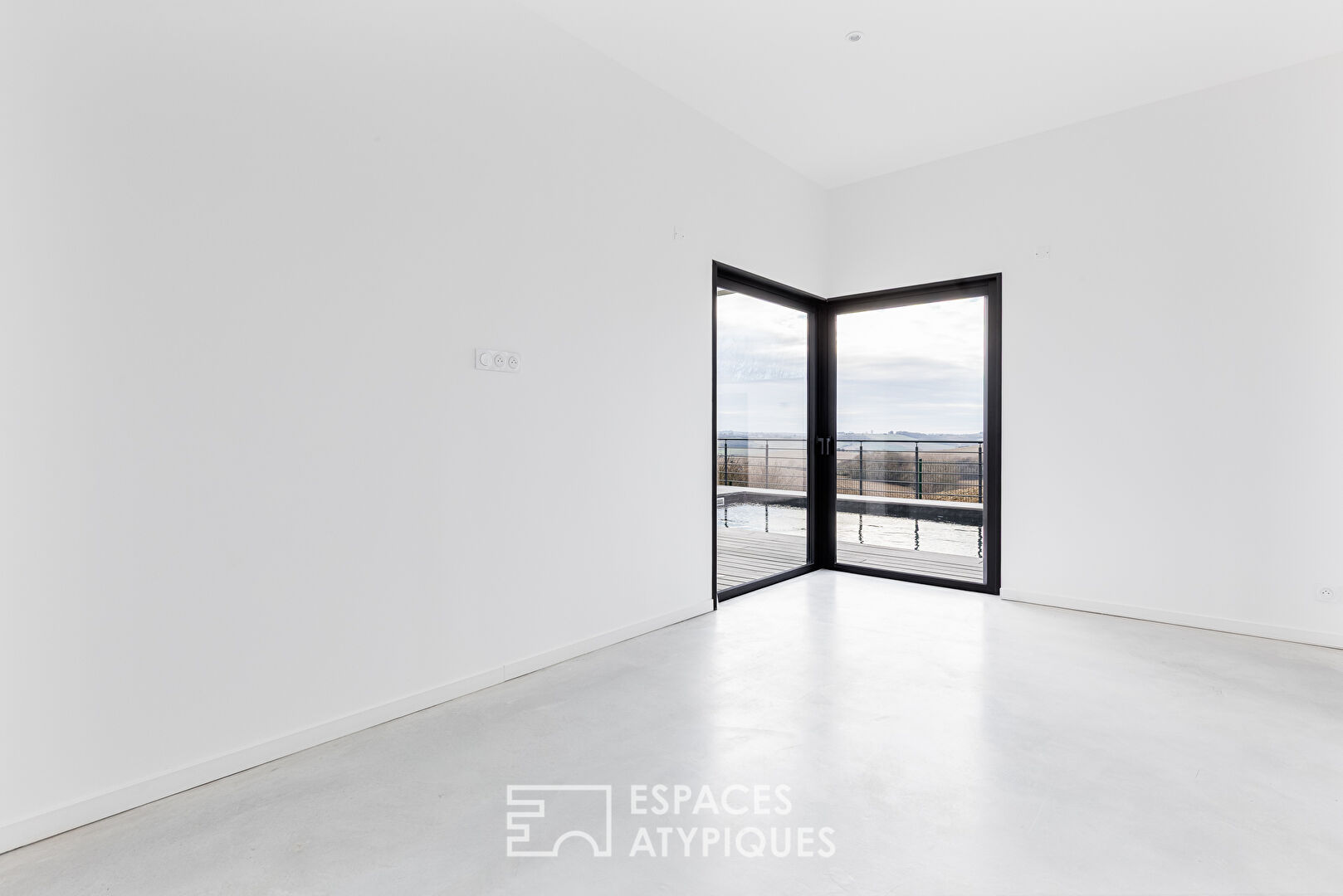 Maison contemporaine avec vue unique à Nailloux