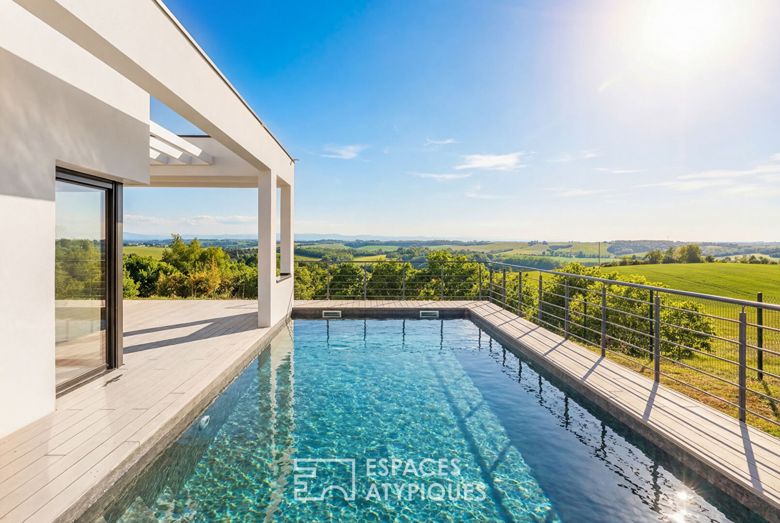 Maison contemporaine avec vue unique à Nailloux