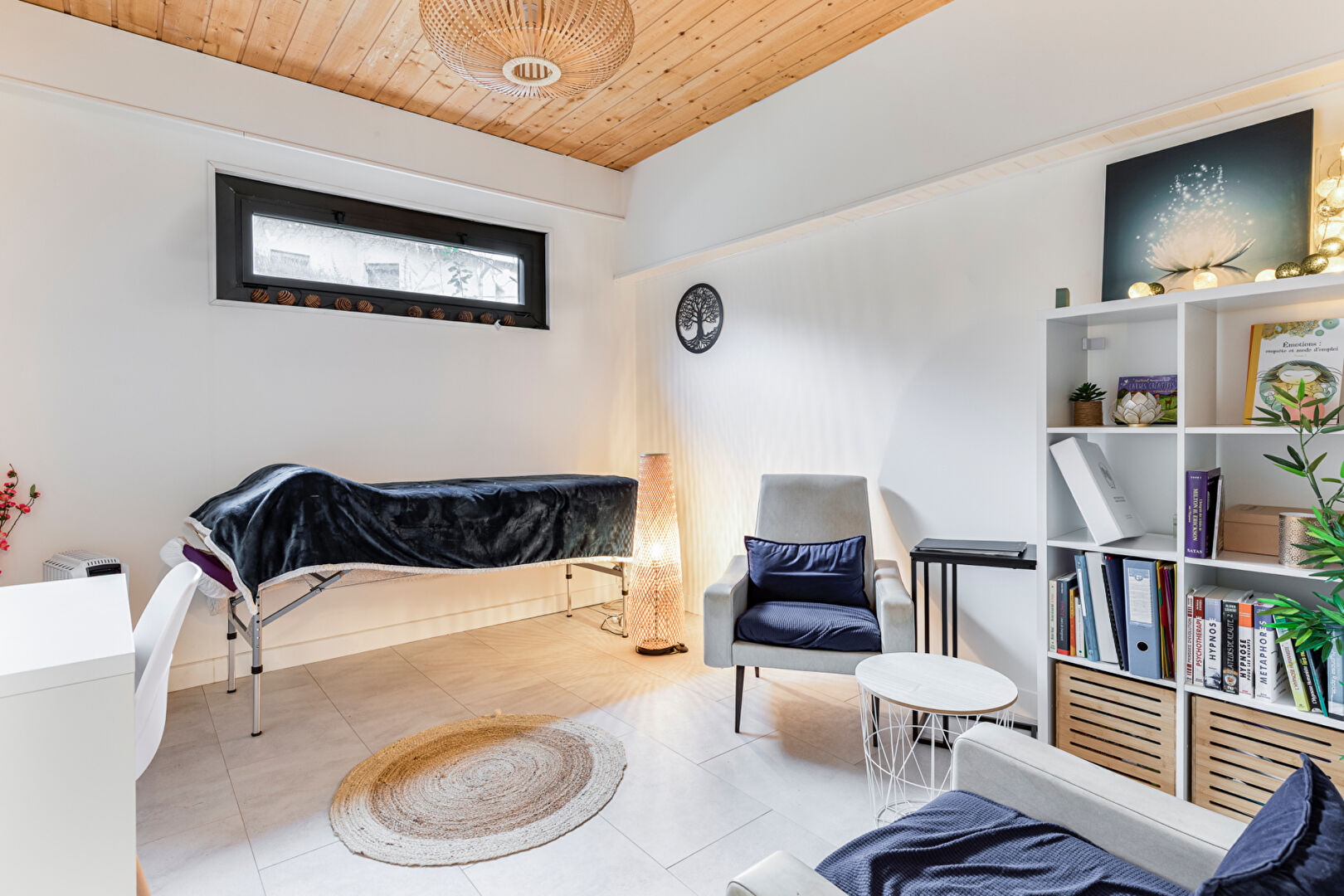 Maison d&rsquo;Architecte piscine et vue sur la campagne