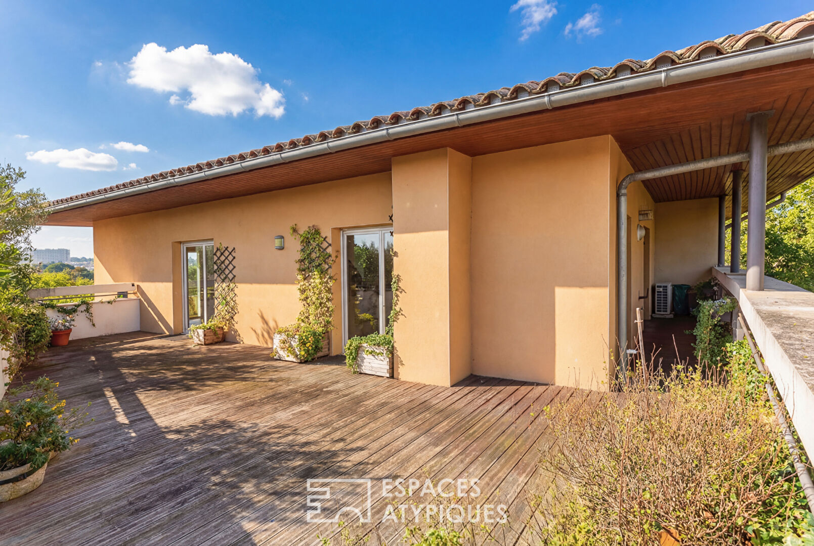 Appartement et sa terrasse avec vue à Toulouse