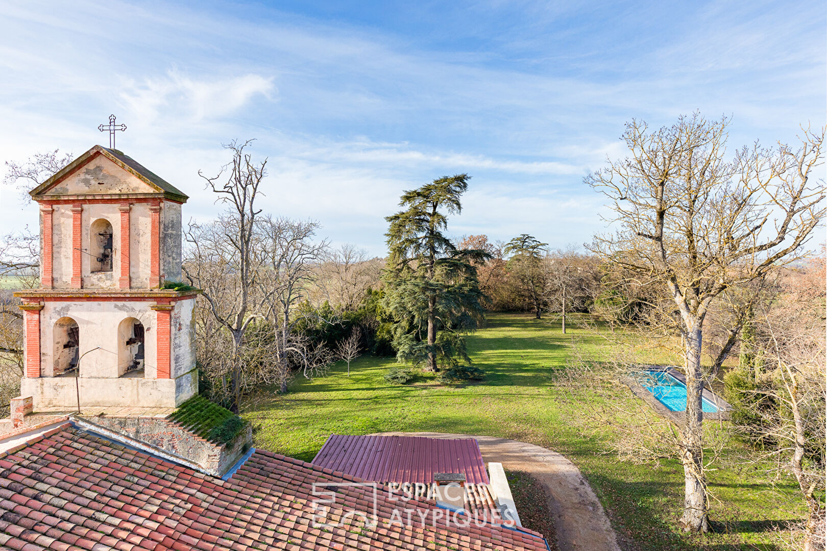 Presbytère réhabilité avec parc et piscine aux portes de Toulouse