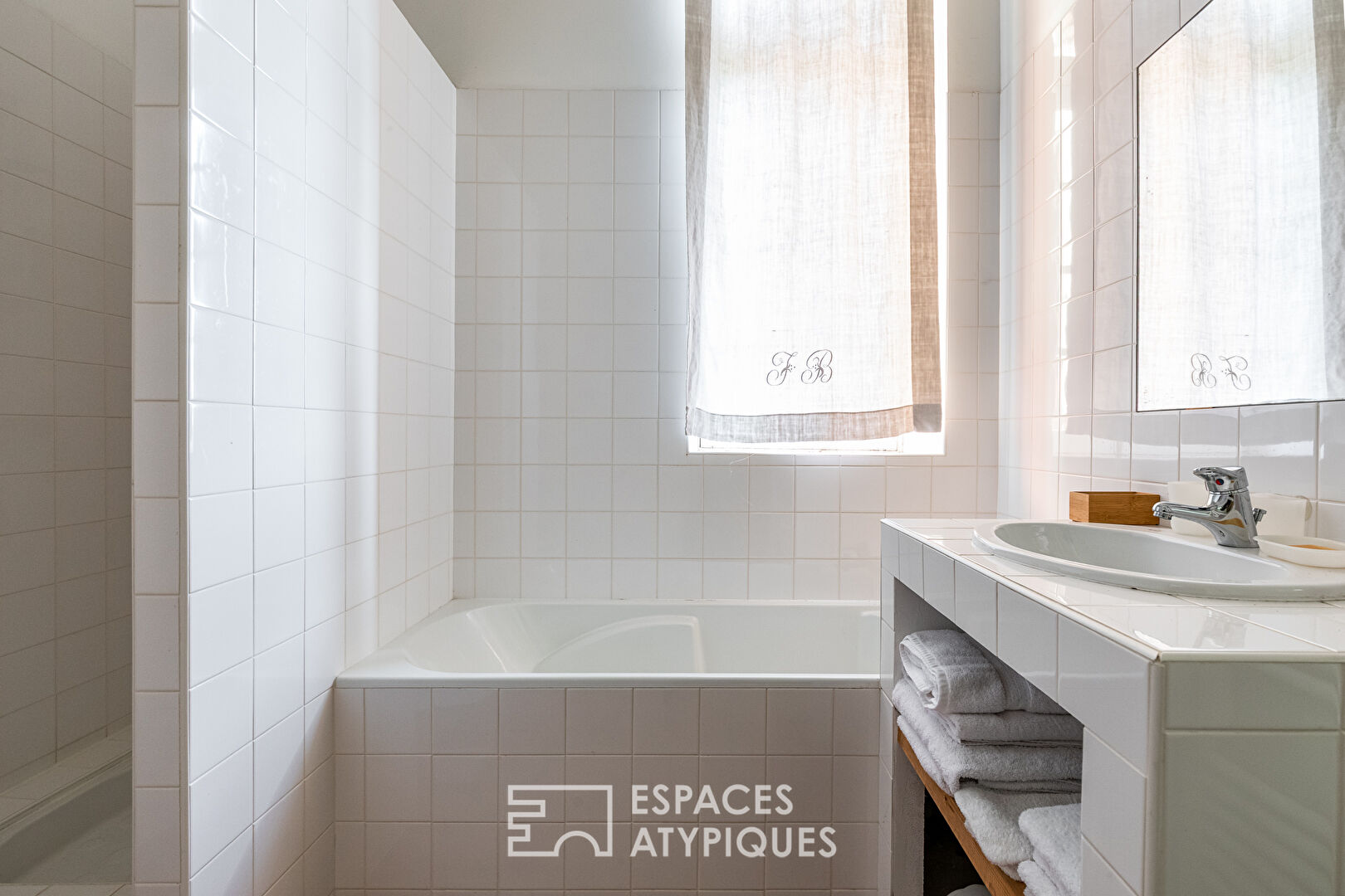 Presbytère réhabilité avec parc et piscine aux portes de Toulouse