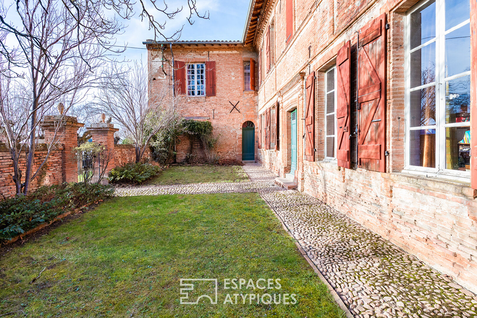 Presbytère réhabilité avec parc et piscine aux portes de Toulouse