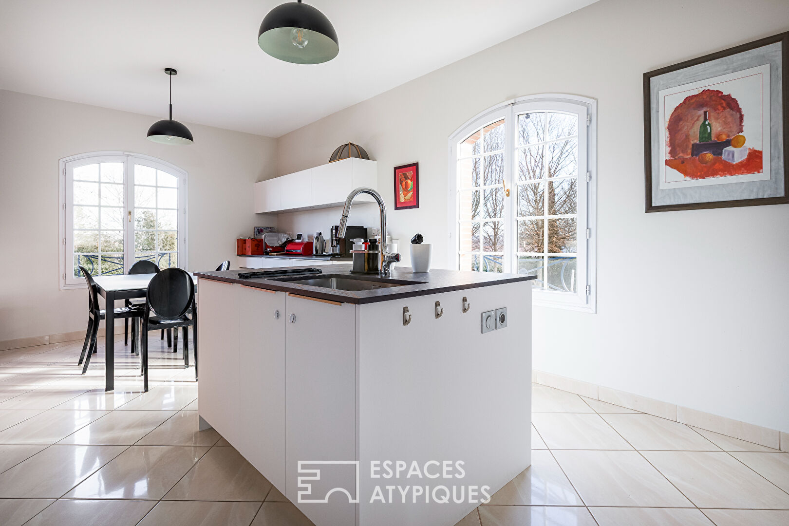 Maison d&rsquo;architecte et sa piscine à Préserville