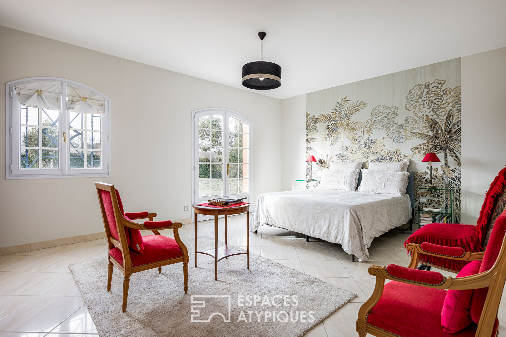 Maison d&rsquo;architecte et sa piscine à Préserville