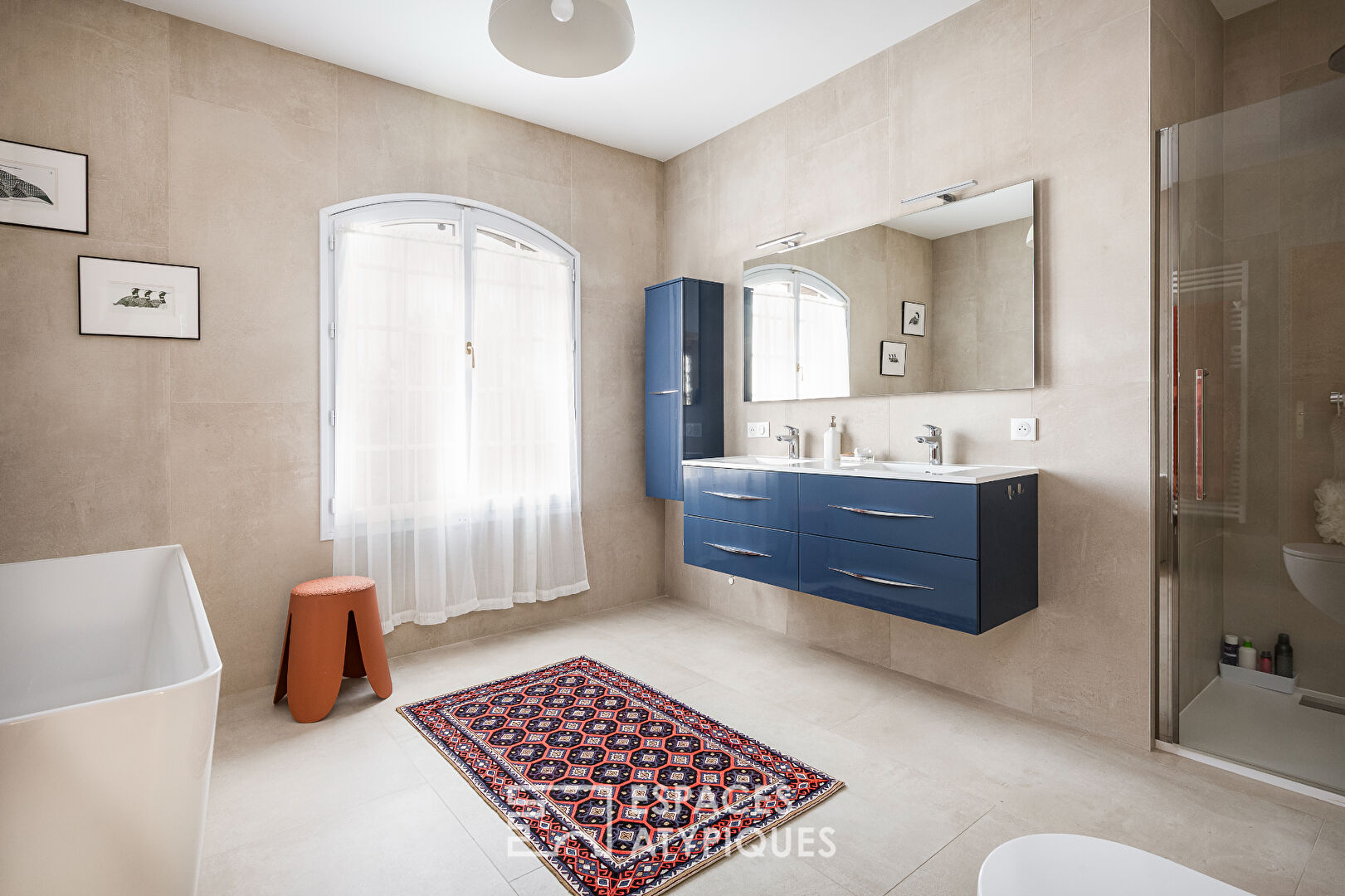 Maison d&rsquo;architecte et sa piscine à Préserville