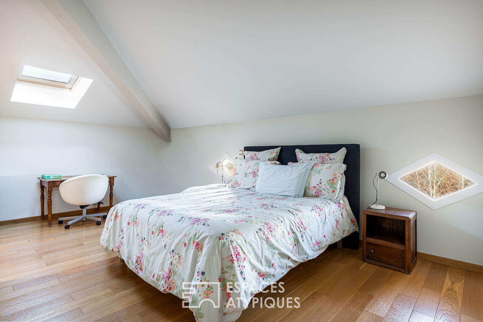 Maison d&rsquo;architecte et sa piscine à Préserville