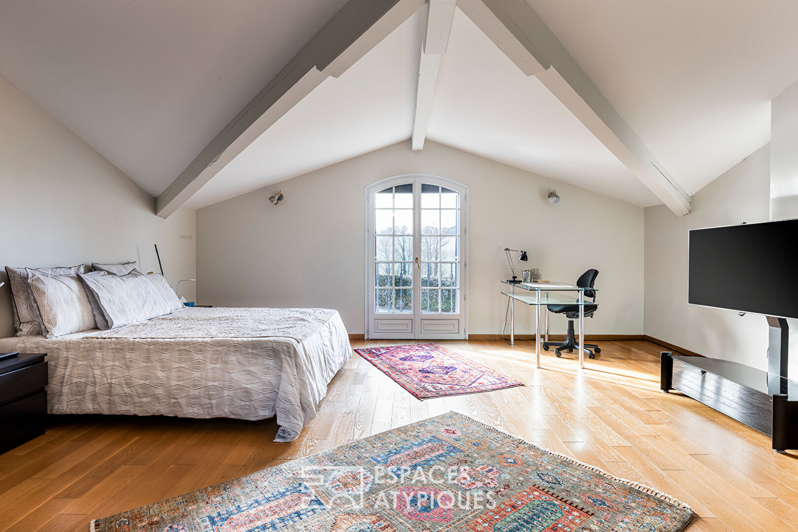 Maison d&rsquo;architecte et sa piscine à Préserville