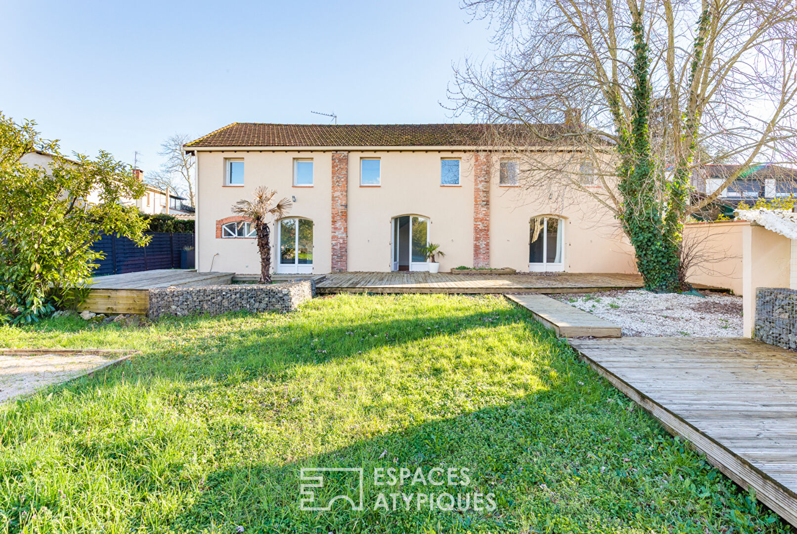 Ancienne Bergerie rénovée et son jardin avec piscine