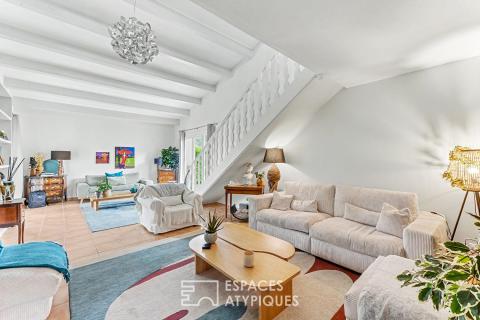 Maison familiale avec piscine et son parc à Mons