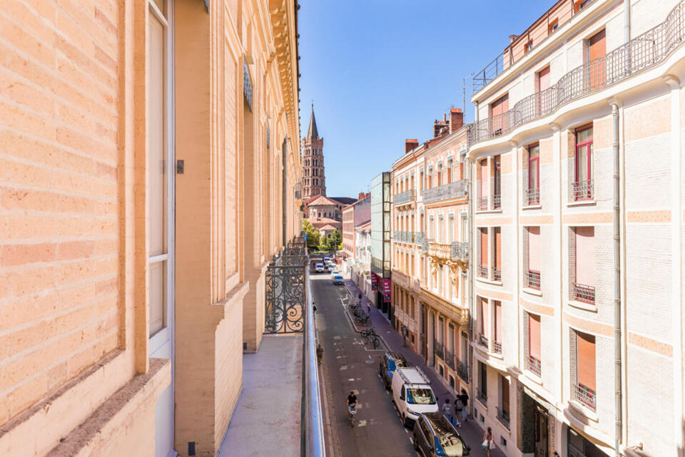 Élégant appartement bourgeois avec vue sur Saint-Sernin
