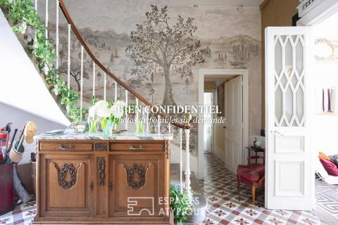 Remarkable manor house in Revel and its park