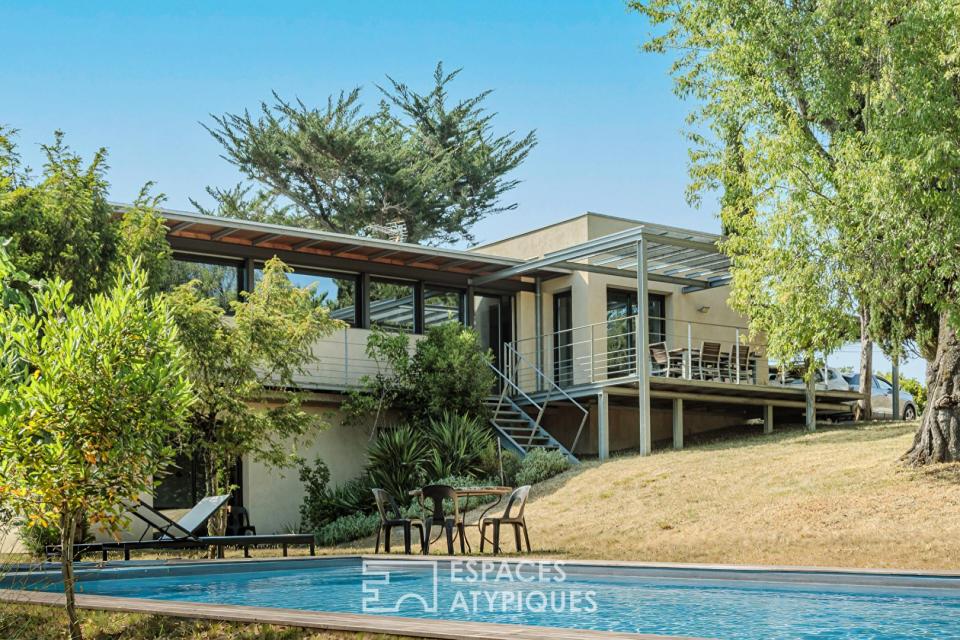 Maison d'architecte et son logis indépendant avec panorama d'exception
