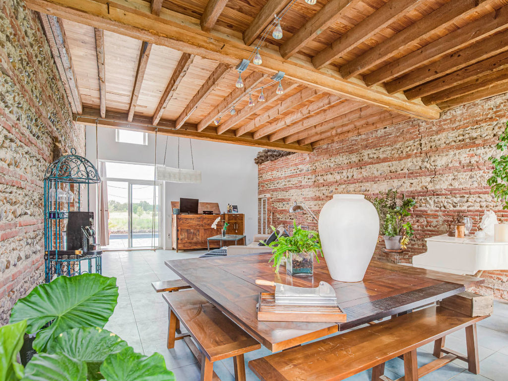 Propriété rénovée contemporain et ses champs de lavandes