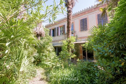 Maison de ville et son grand jardin