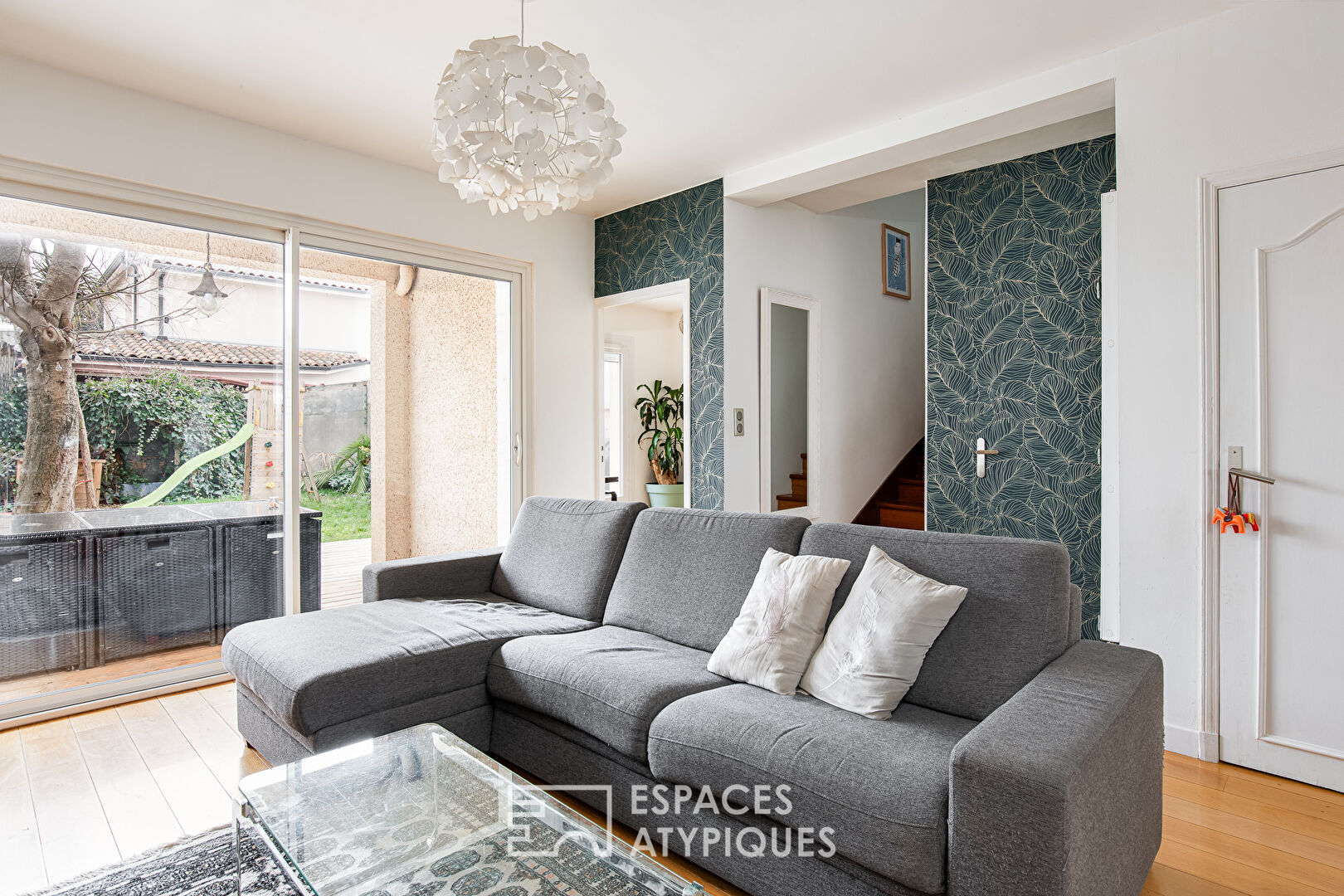 Renovated townhouse with garden