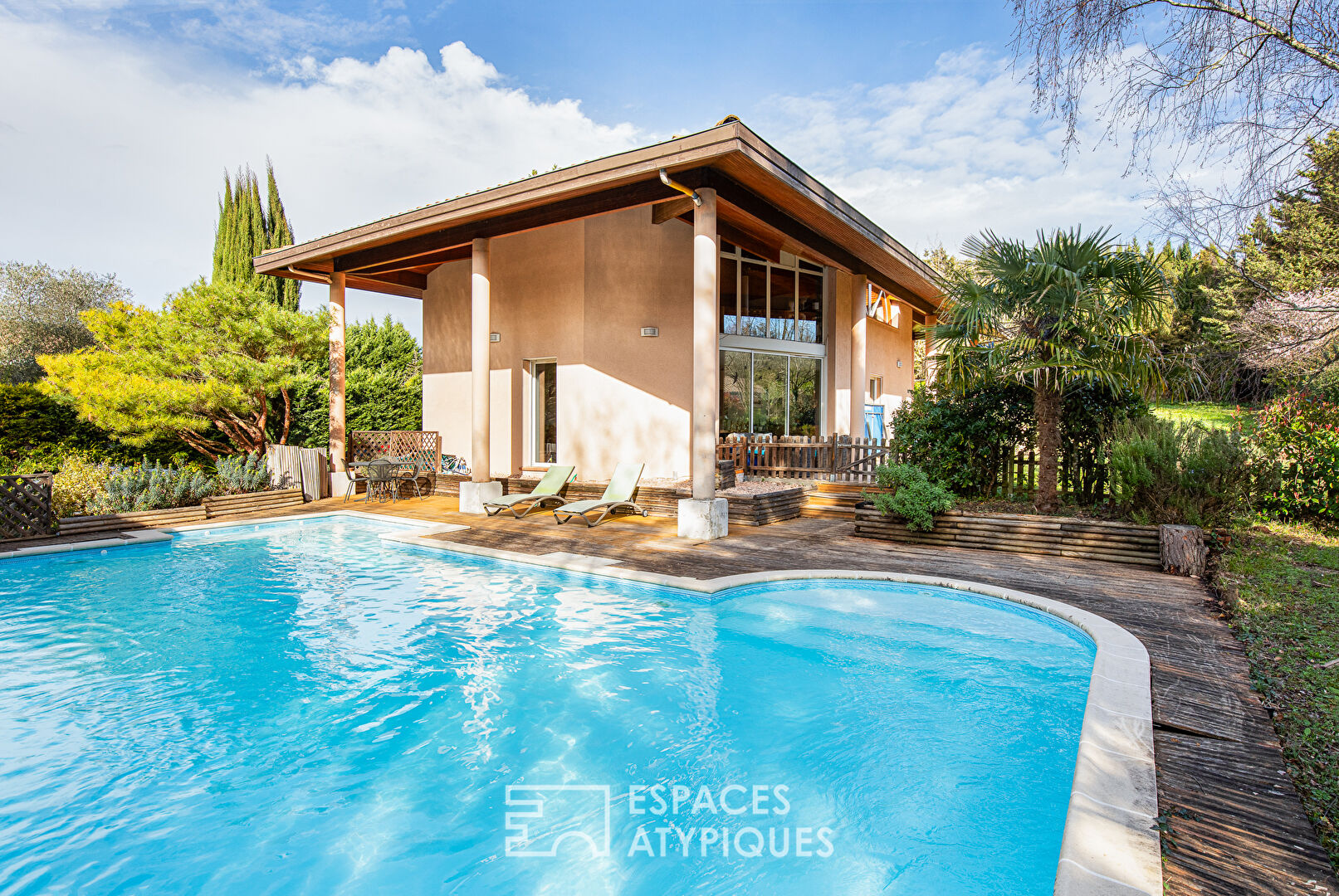 Maison familiale avec piscine à Lévignac