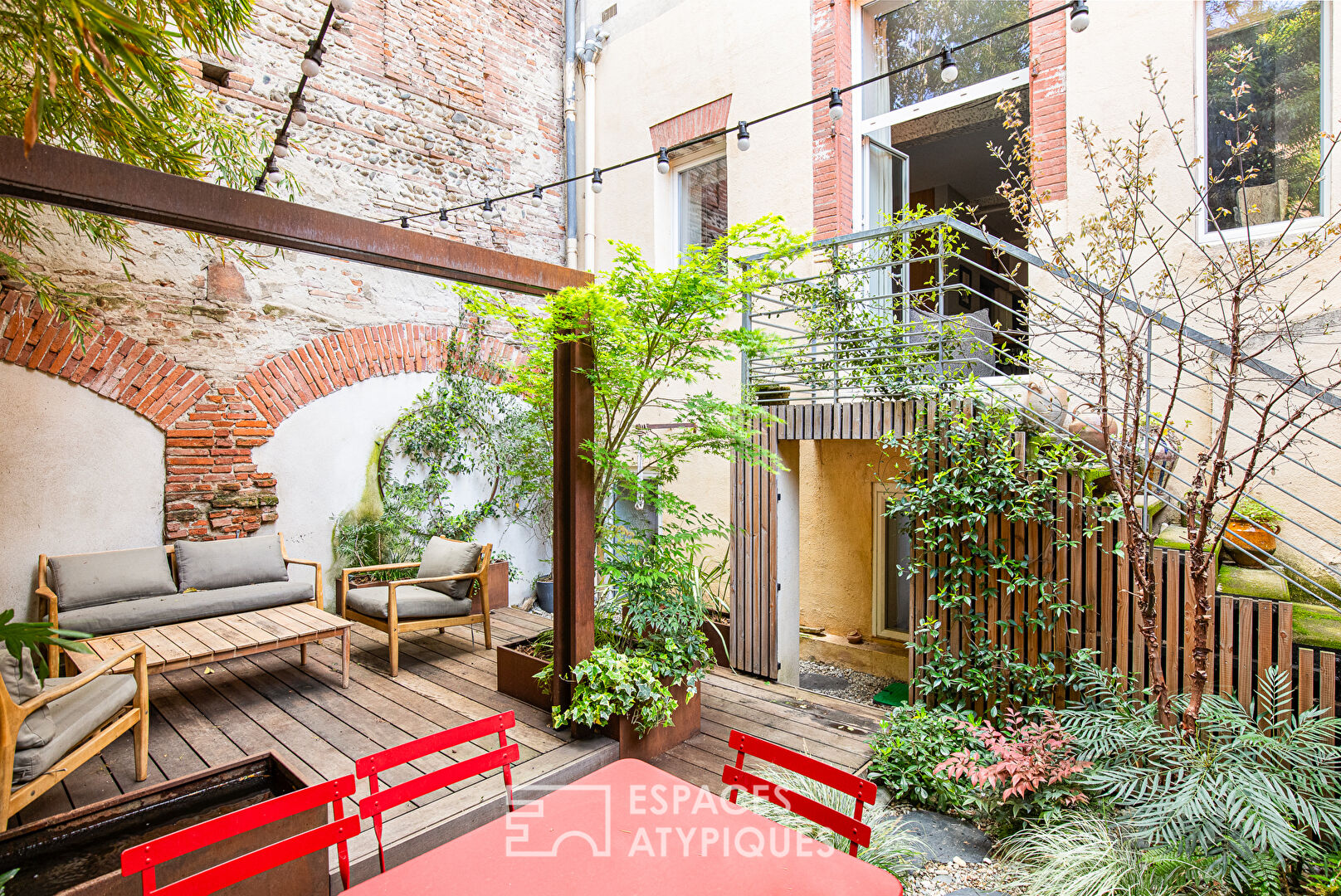 Duplex and its garden in Les Carmes