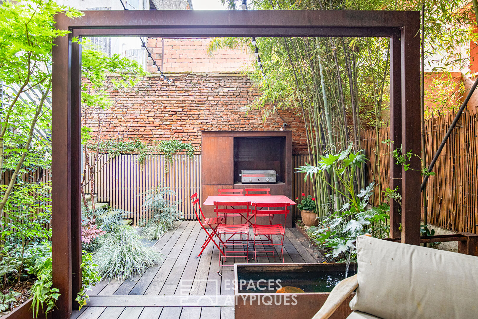Duplex and its garden in Les Carmes