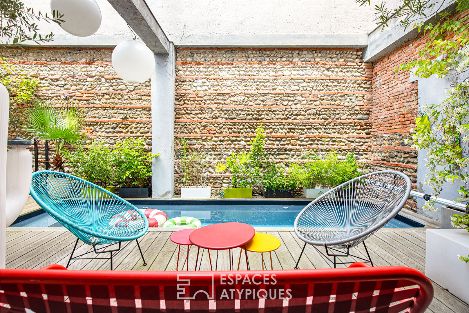 Atelier réhabilité en maison avec piscine à Toulouse