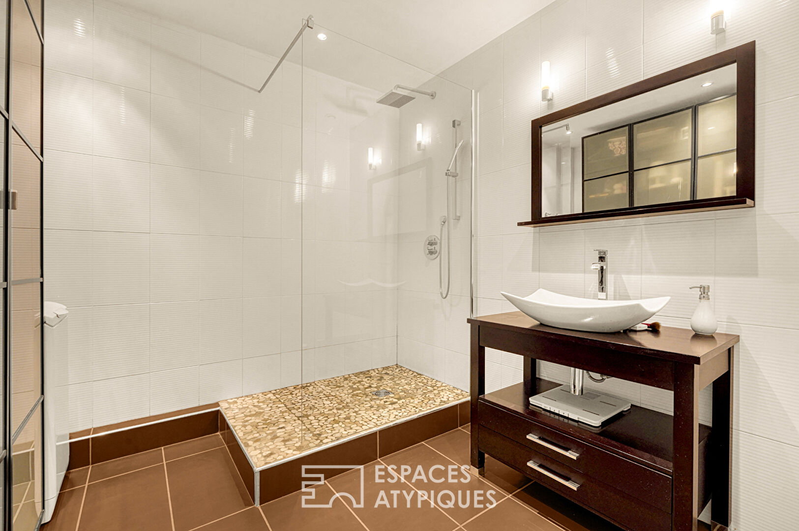 Haussmannian apartment in Saint Aubin