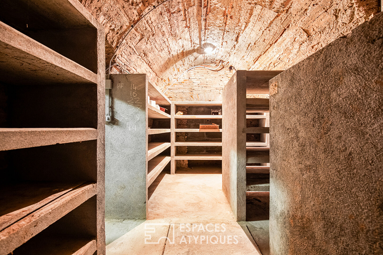 Former workshop rehabilitated at L’Hôtel de Pierre and its galleries in Toulouse