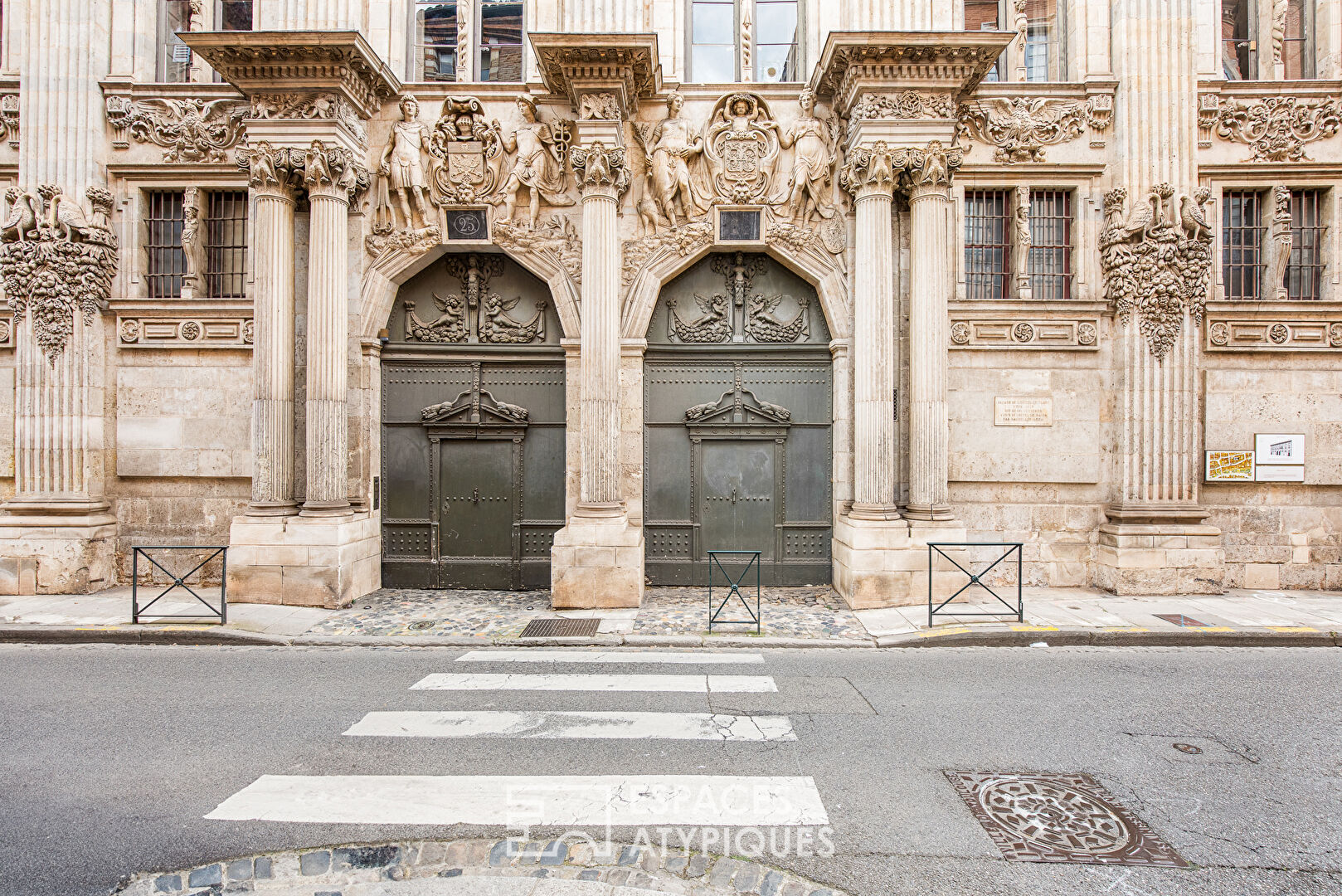 Former workshop rehabilitated at L’Hôtel de Pierre and its galleries in Toulouse