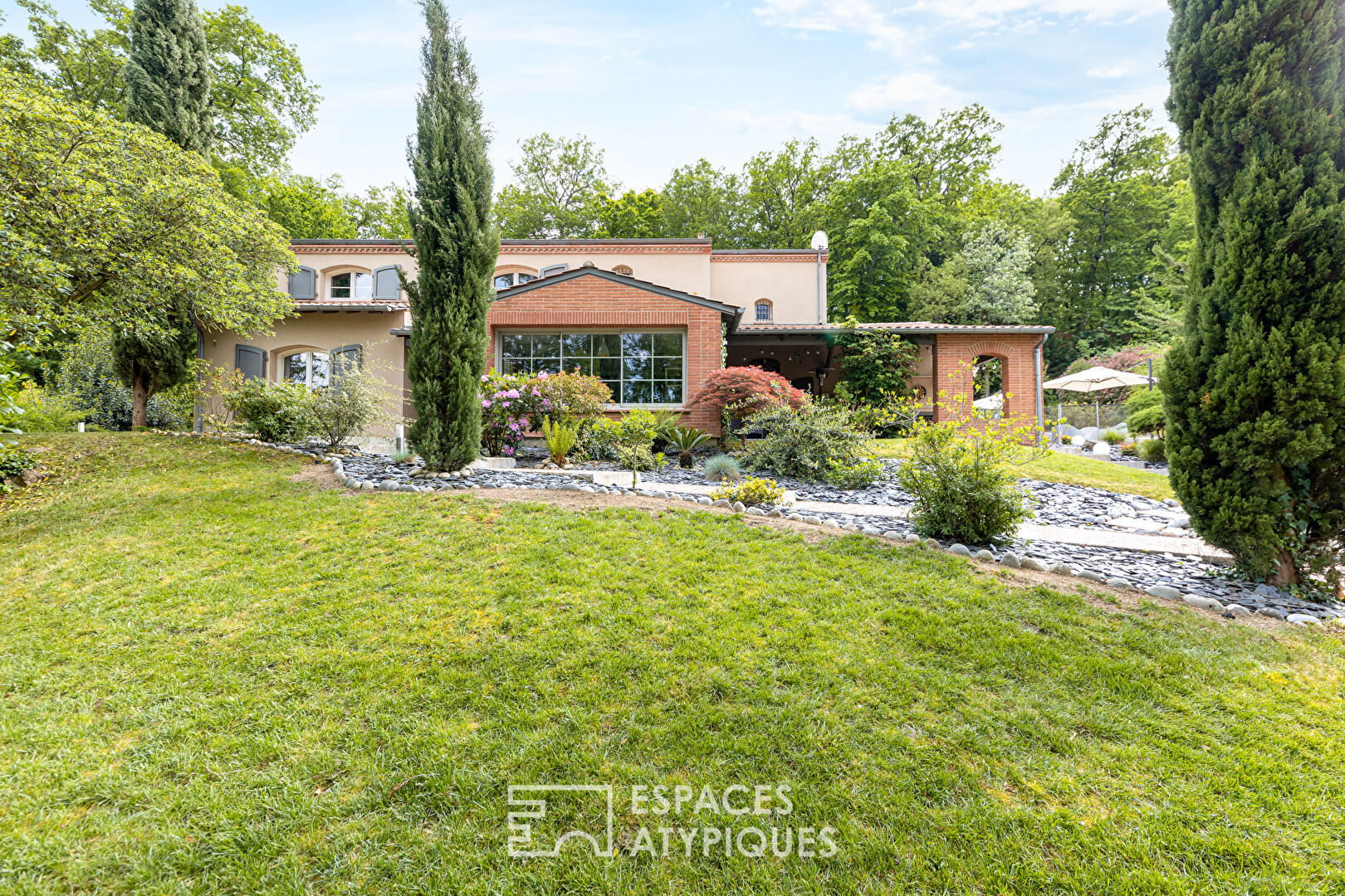 Maison style « cottage » dans écrin de verdure aux portes de Toulouse
