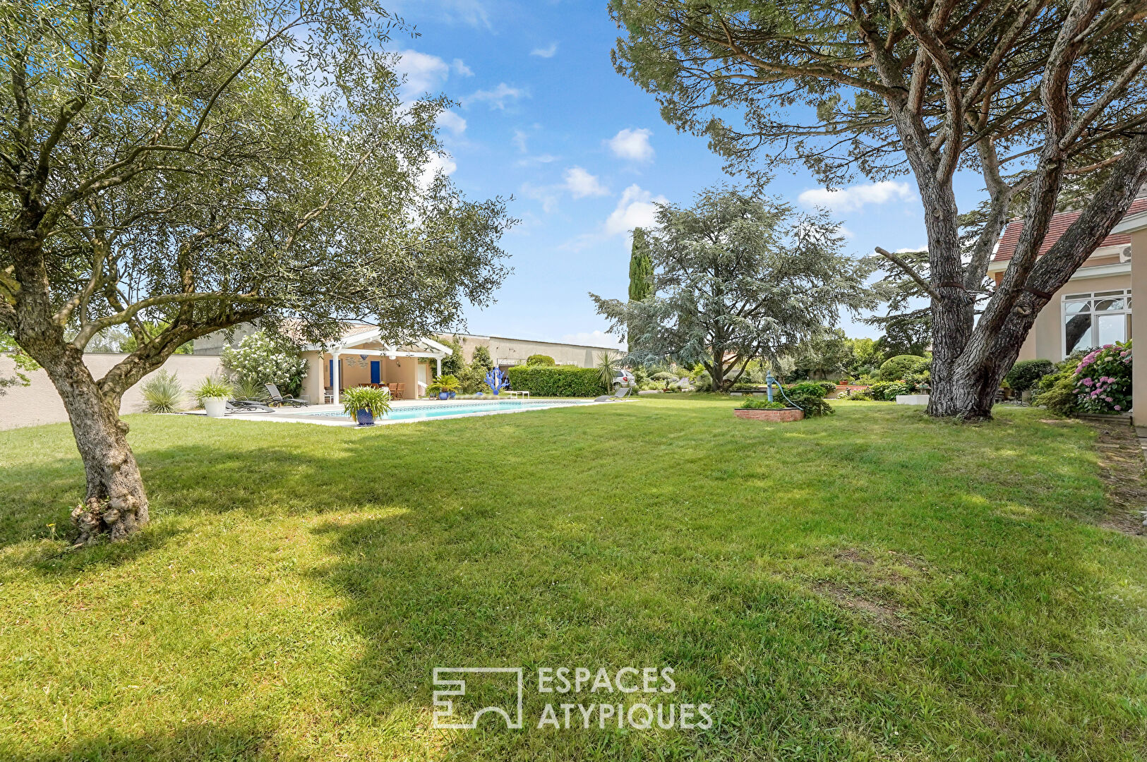 Former hunting lodge renovated by an architect in Tournefeuille