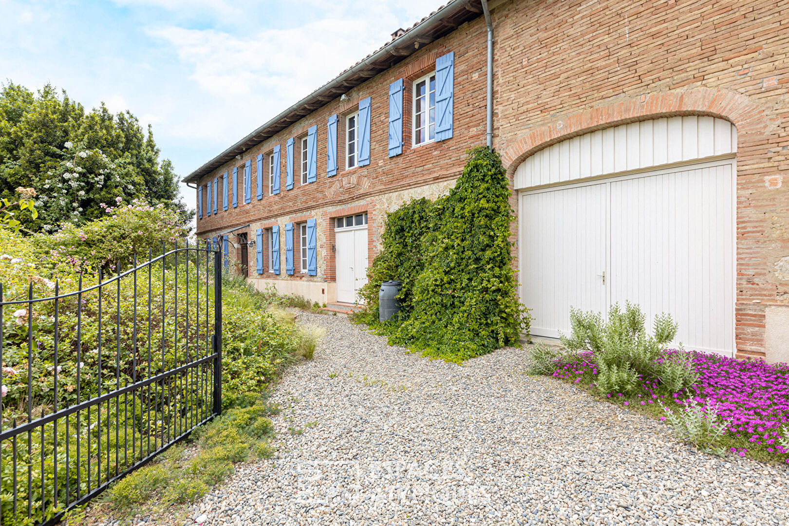 Maison de caractère et son jardin paysagé