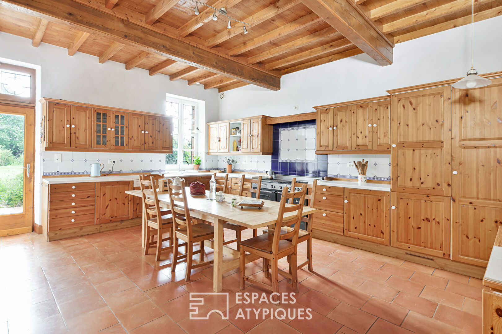 Maison de caractère et son jardin paysagé