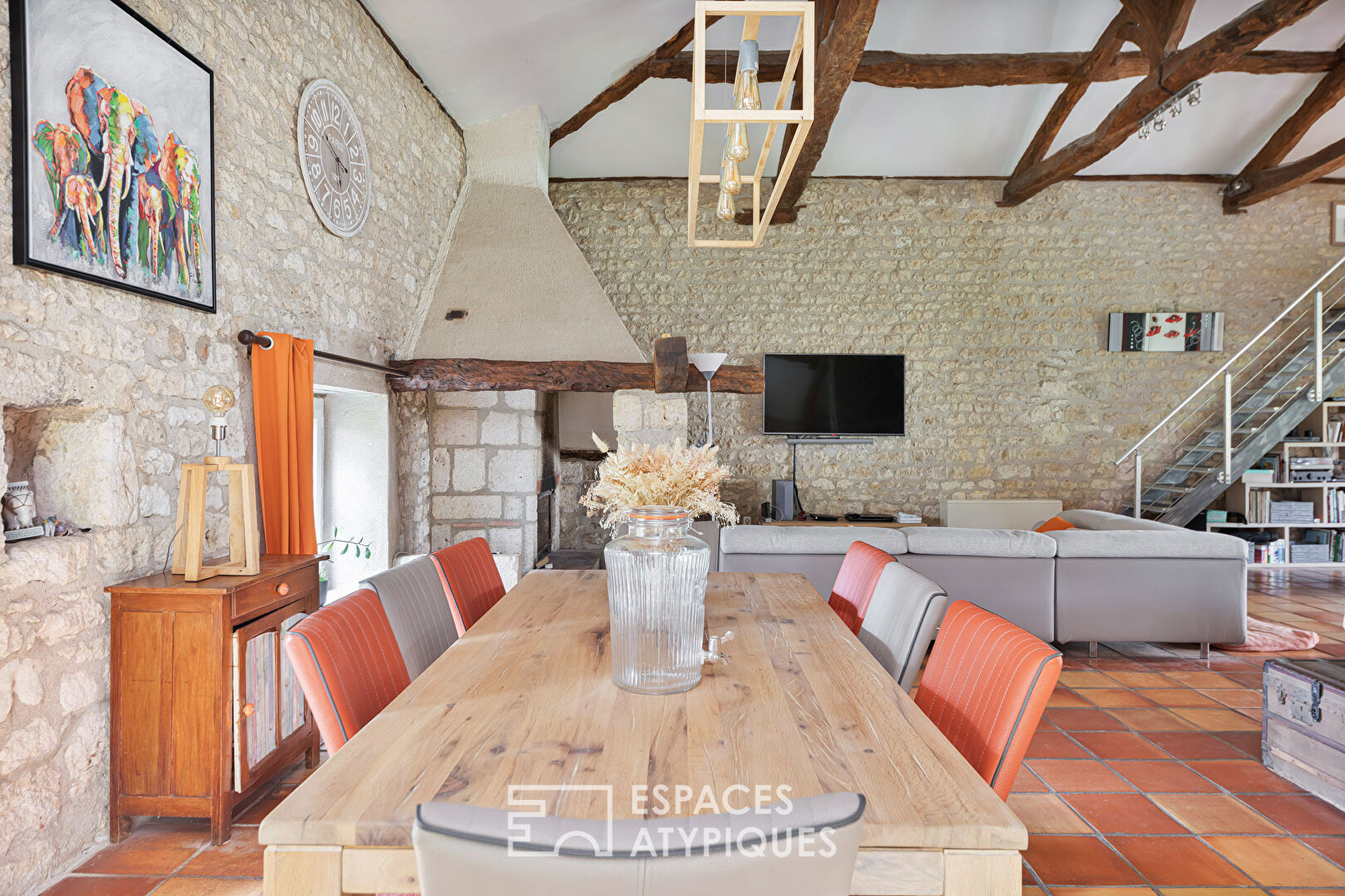 Atelier d’artiste et ses granges restaurées