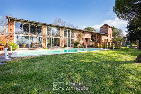 Former stables with swimming pool and wooded parklands in Montastruc-La-Conseillère