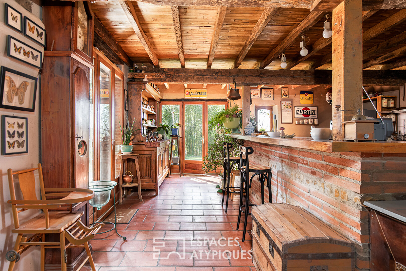 Former stables with swimming pool and wooded parklands in Montastruc-La-Conseillère