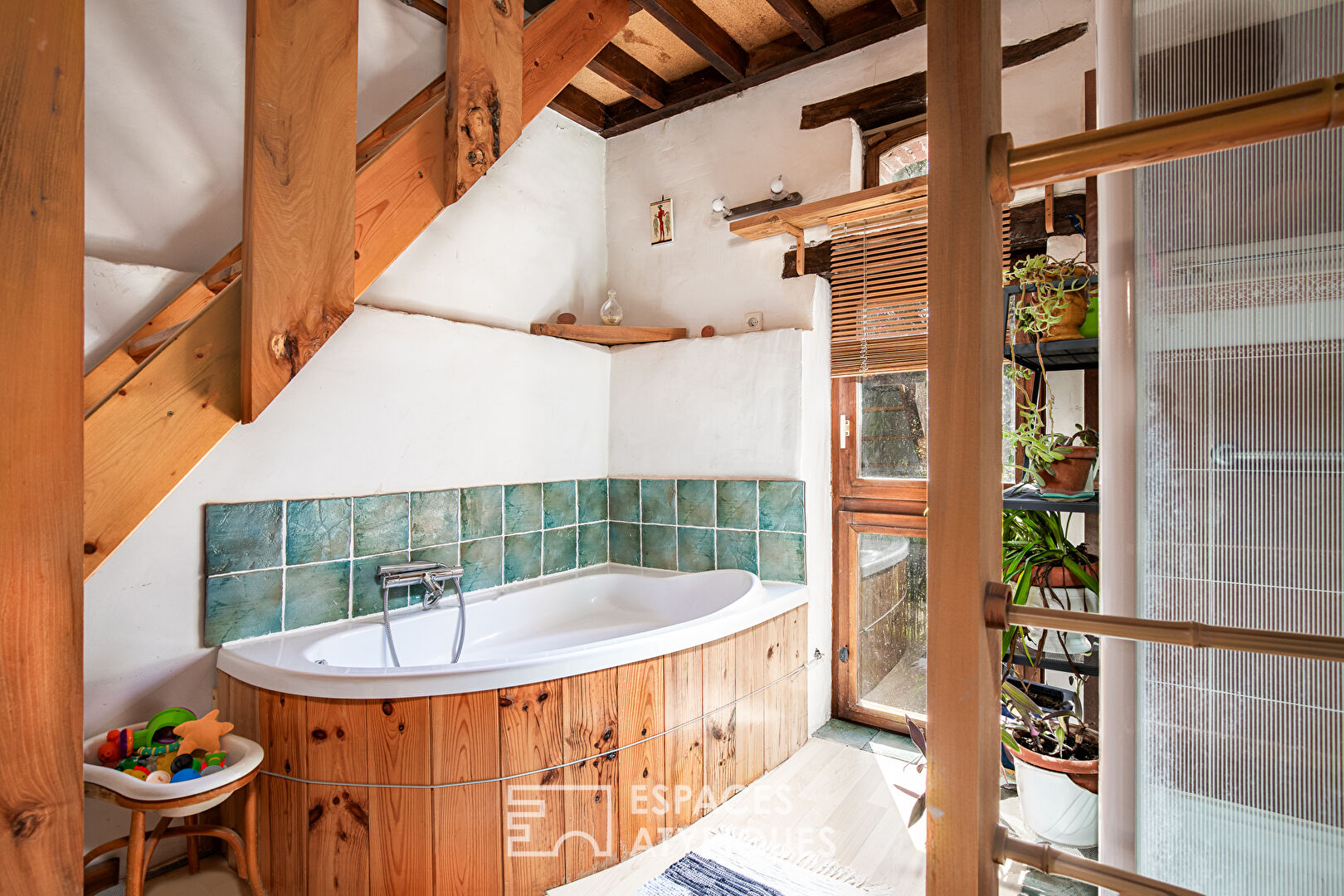 Former stables with swimming pool and wooded parklands in Montastruc-La-Conseillère