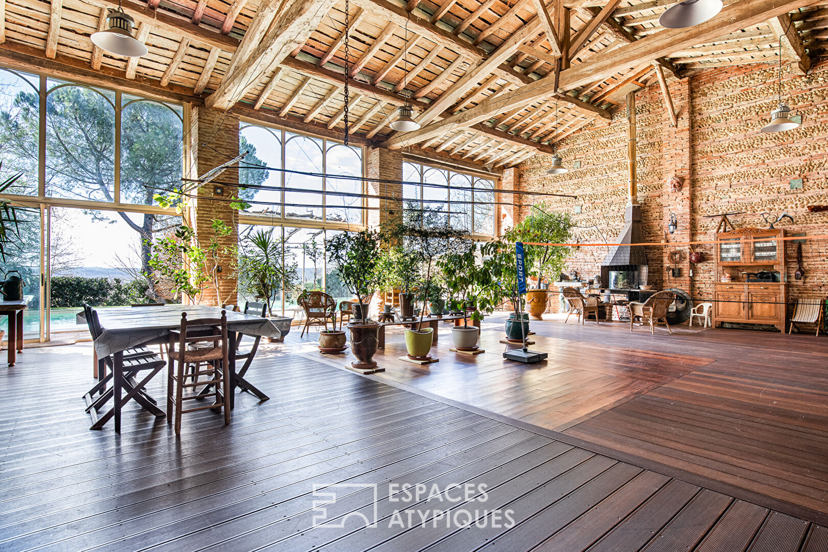 Former stables with swimming pool and wooded parklands in Montastruc-La-Conseillère