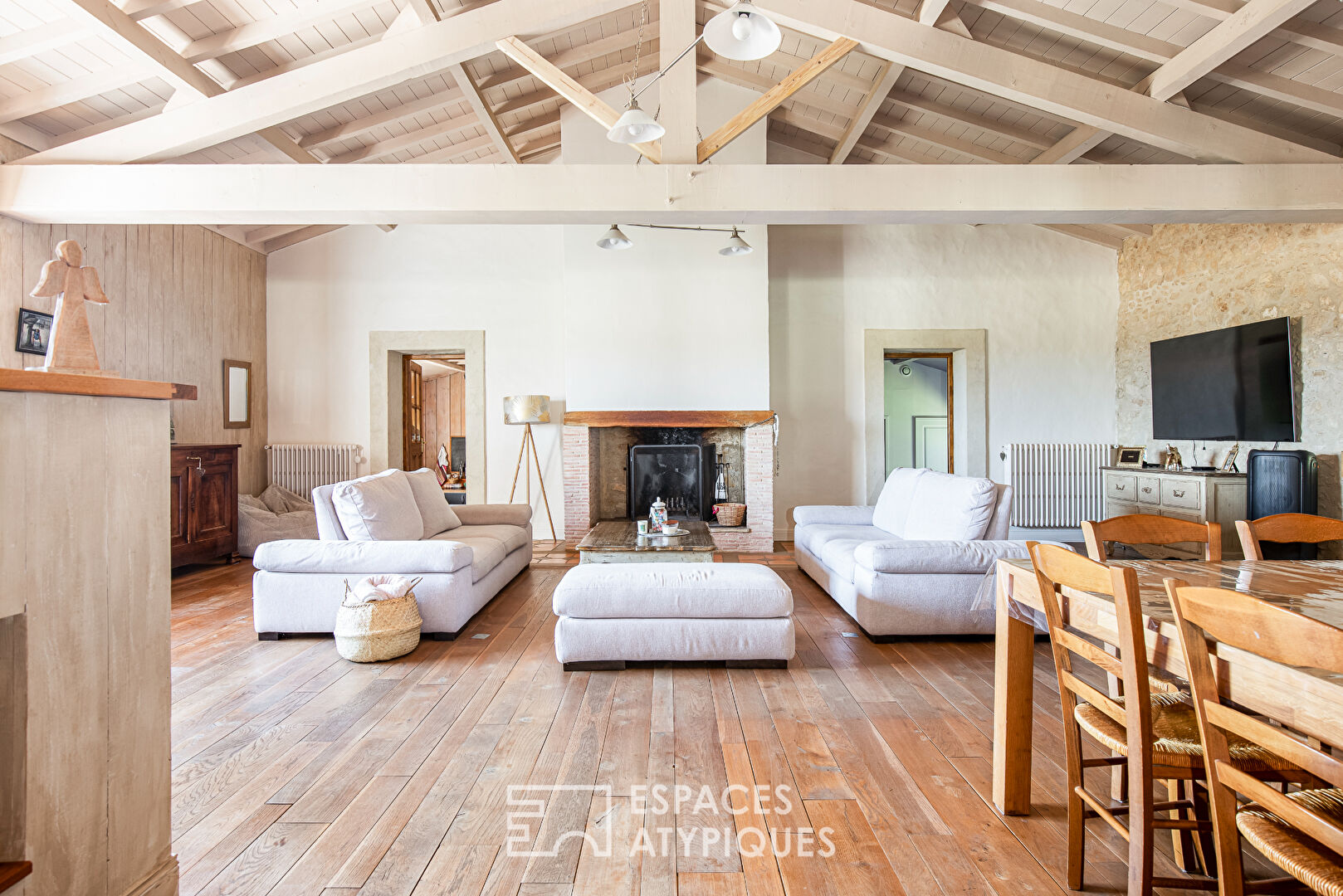 Ferme rénovée et chambres d’hôtes en pleine nature.