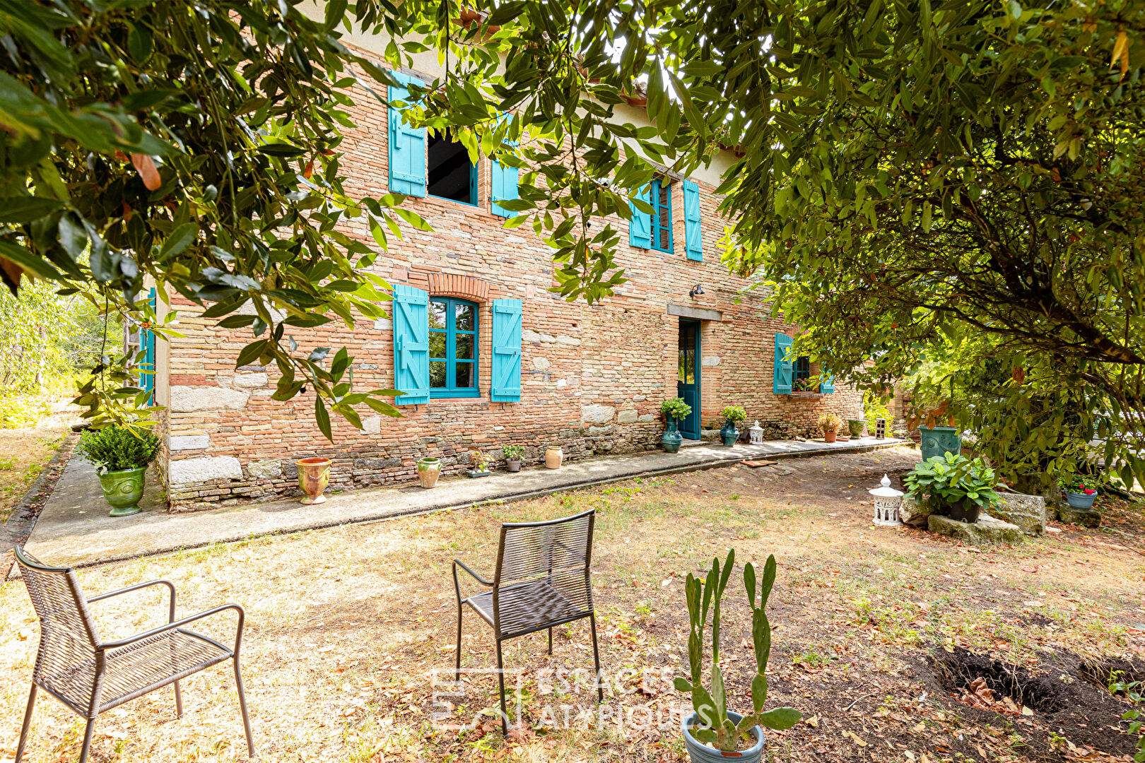 Maison de maître et ses dépendances à 15 minutes de Montauban