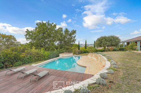 Maison d’architecte et sa piscine à Pin-Balma