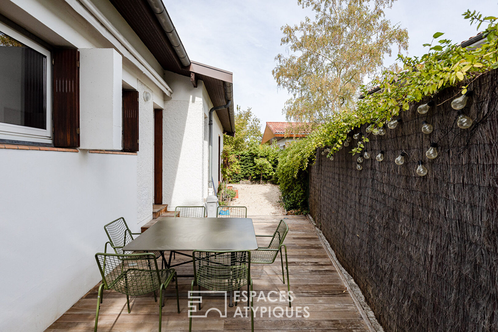 Maison avec jardin terrasse et piscine proche centre ville