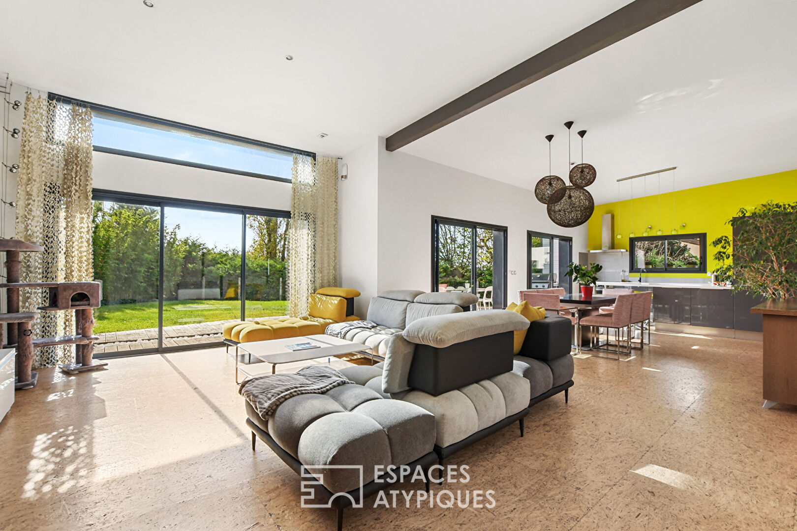Contemporary single-storey house in Saint Jean