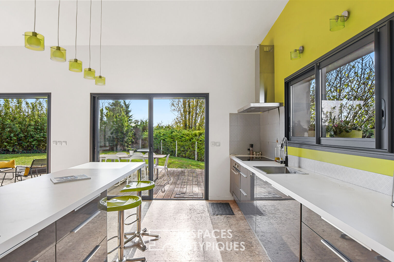 Contemporary single-storey house in Saint Jean