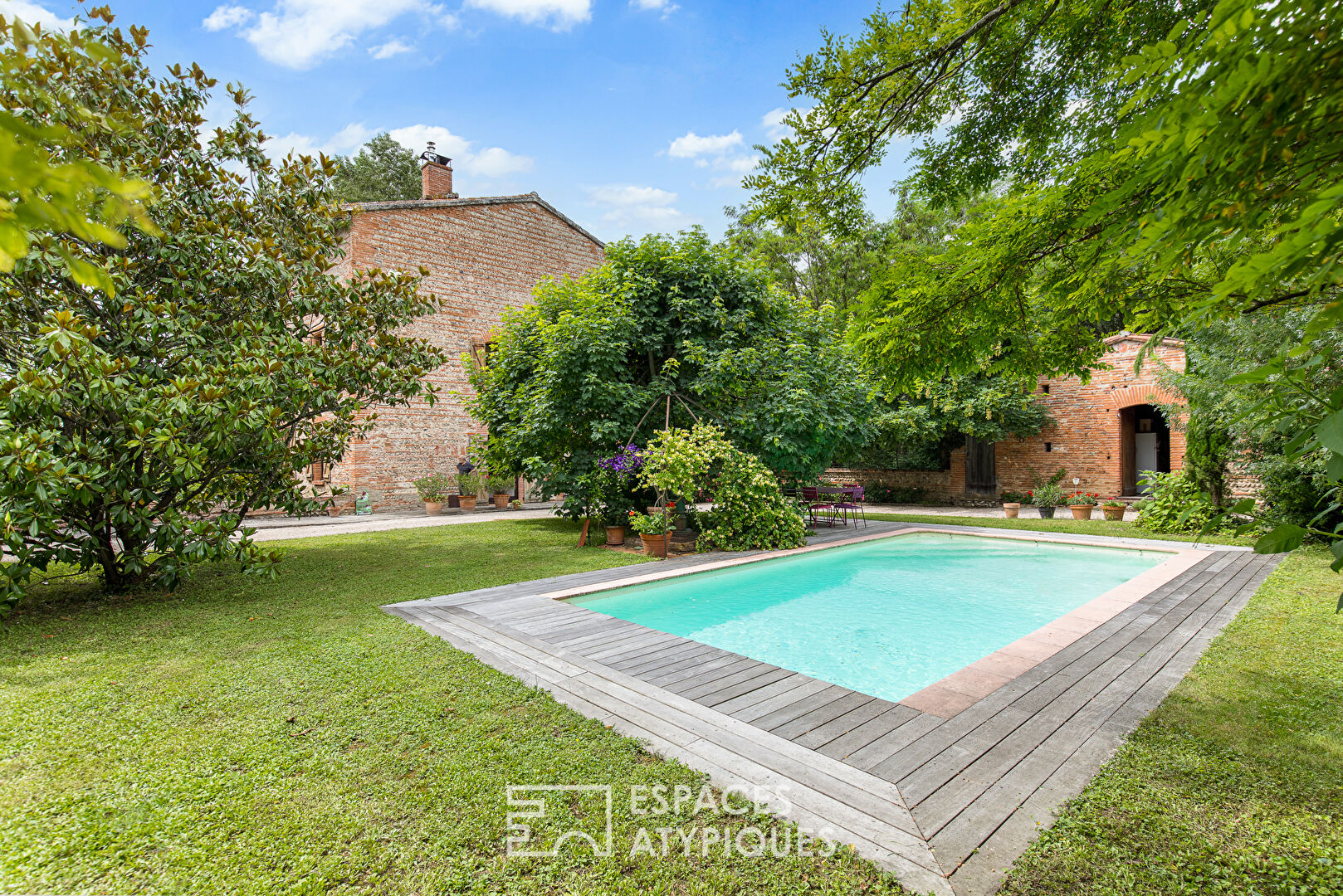 Charm of an old renovated mill on the banks of the river – 25 minutes Toulouse Center