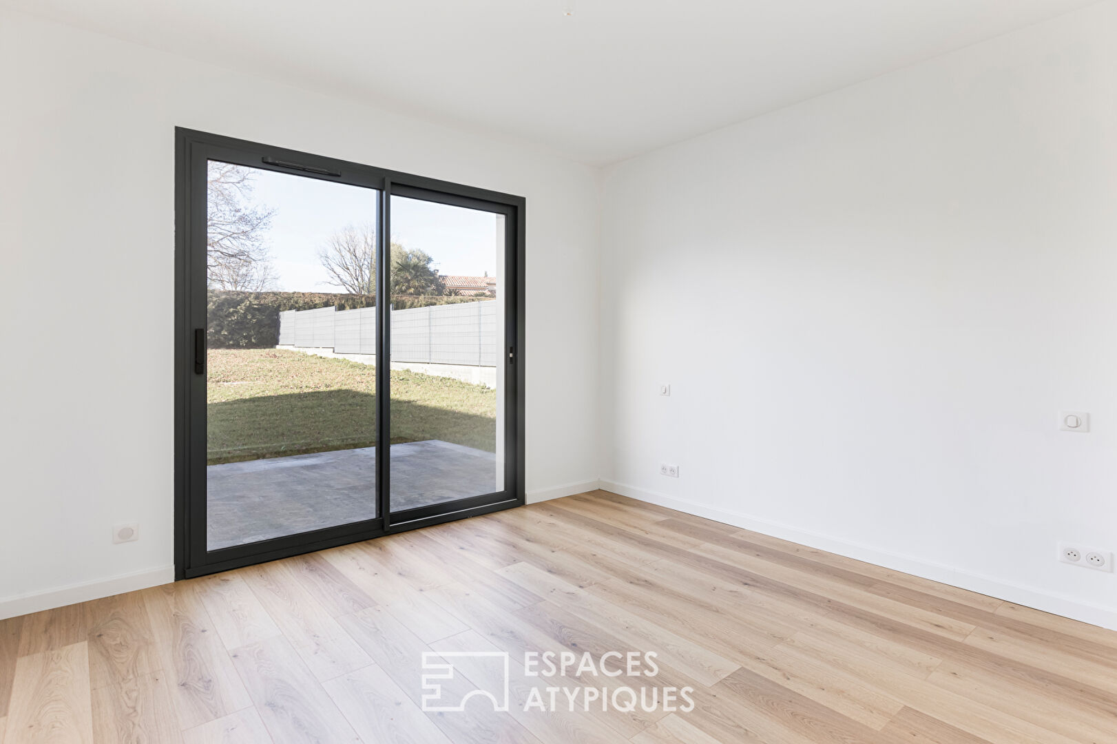 Maison contemporaine de plain-pied à Gargas