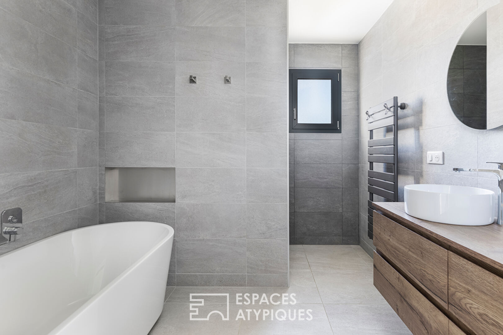Maison contemporaine de plain-pied à Gargas